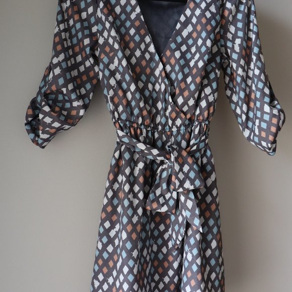 Lo Posh: Knee-length Silk Dress - Picture 5 of 6